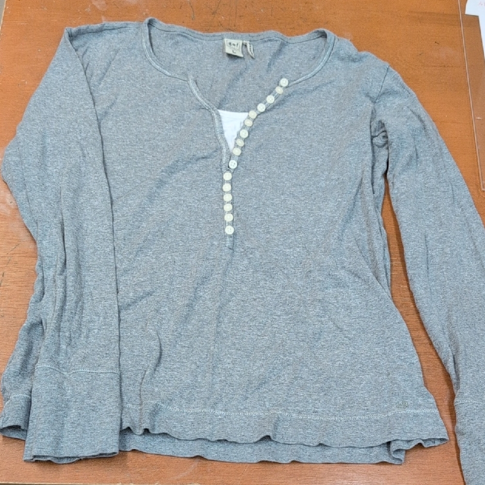Gray Long Sleeve Buttoned Blouse